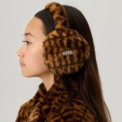 Cache-oreilles Kith Kids en fausse fourrure monogrammée