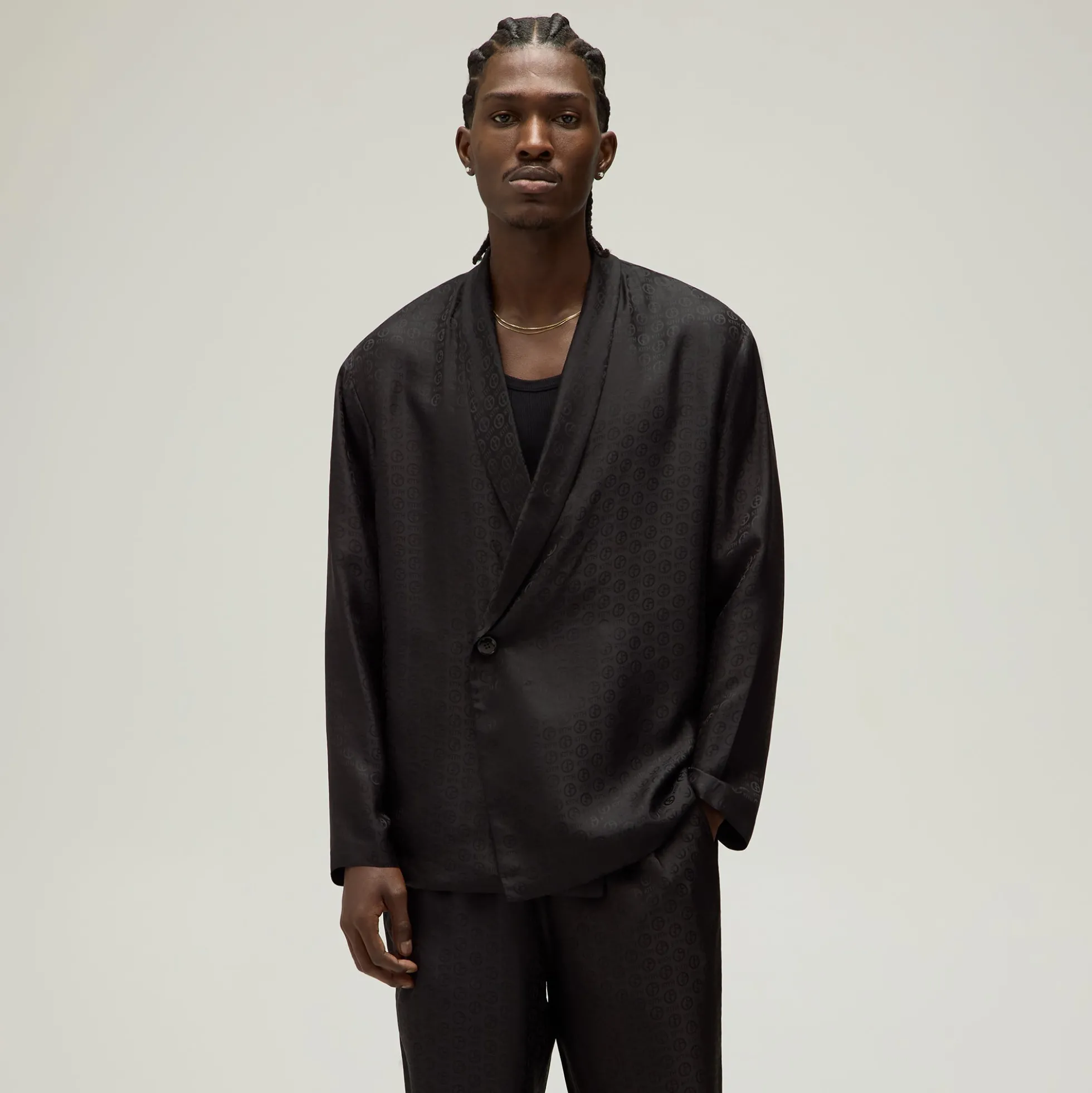Chemise croisée à manches longues et monogramme Thompson de Giorgio Armani & Kith