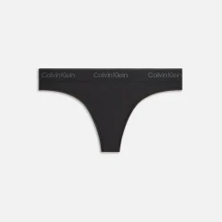Kith Femmes pour Calvin Klein String