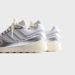 Kith pour adidas Oregon Ultra Tech