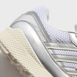 Kith pour adidas Oregon Ultra Tech