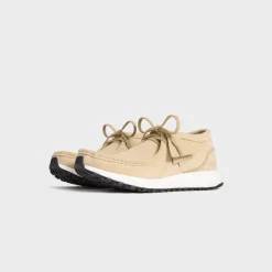La Wallabee de la 8e Rue par Ronnie Fieg pour adidas Originals et Clarks Originals Ultraboost