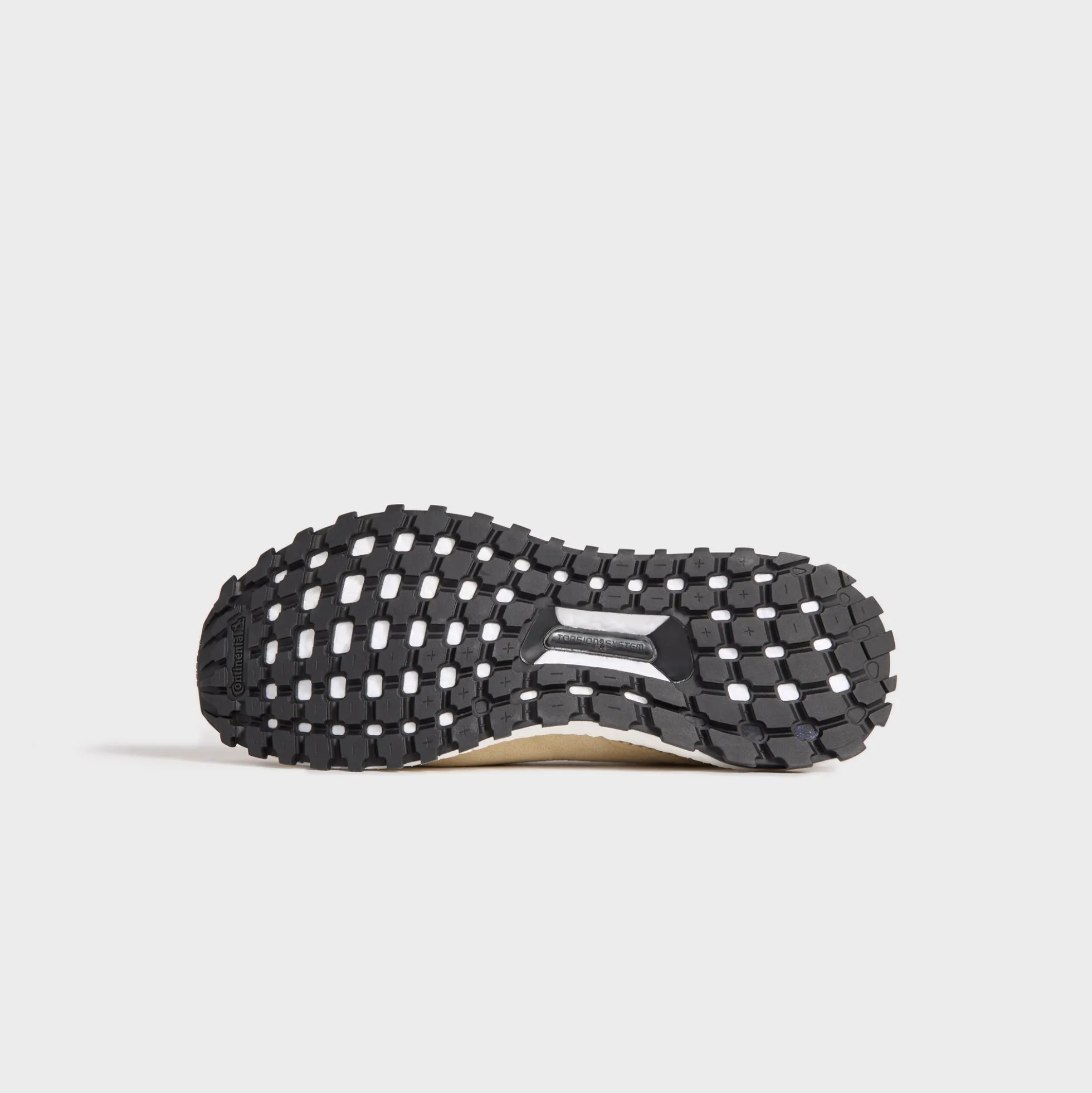 La Wallabee de la 8e Rue par Ronnie Fieg pour adidas Originals et Clarks Originals Ultraboost