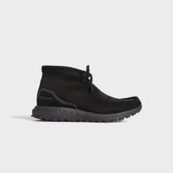 La Wallabee de la 8e Rue par Ronnie Fieg pour adidas Originals et Clarks Originals Ultraboost Mid