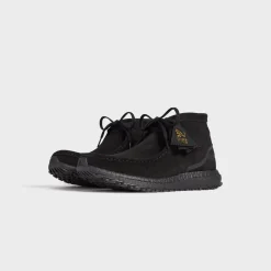 La Wallabee de la 8e Rue par Ronnie Fieg pour adidas Originals et Clarks Originals Ultraboost Mid