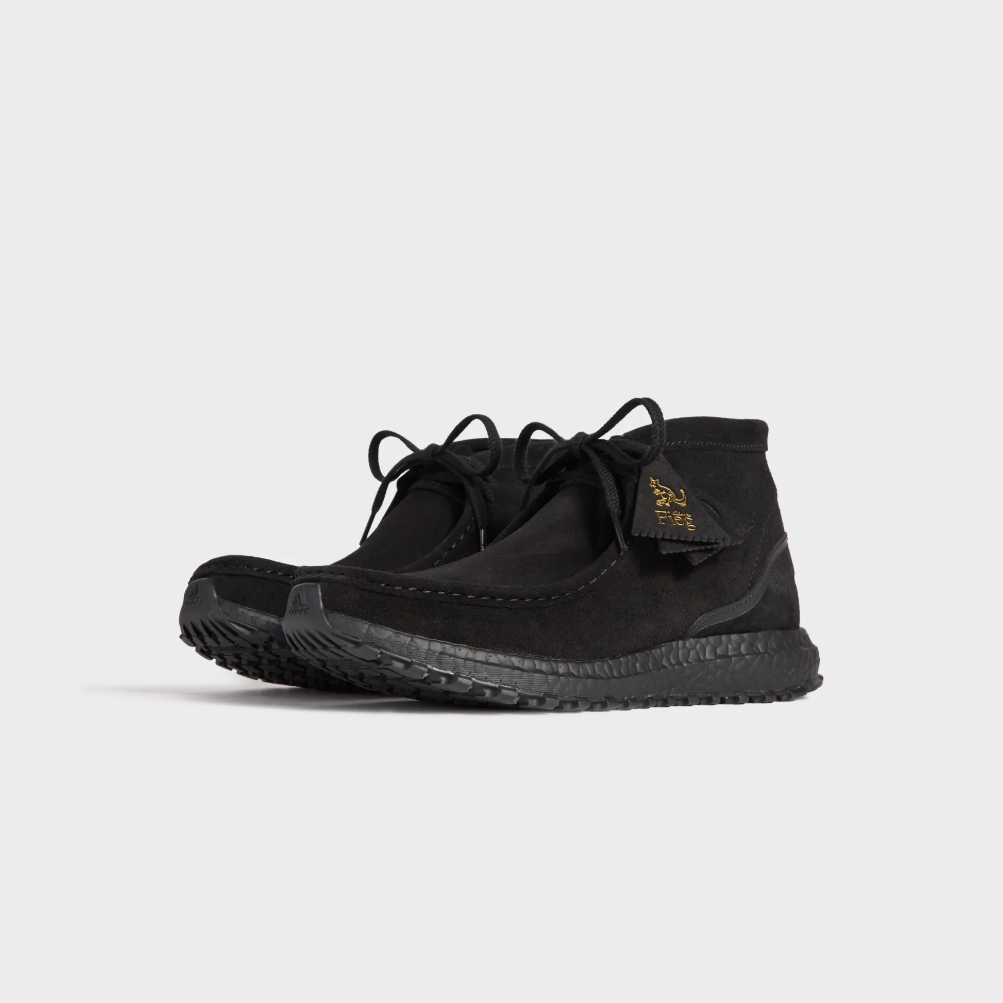 La Wallabee de la 8e Rue par Ronnie Fieg pour adidas Originals et Clarks Originals Ultraboost Mid