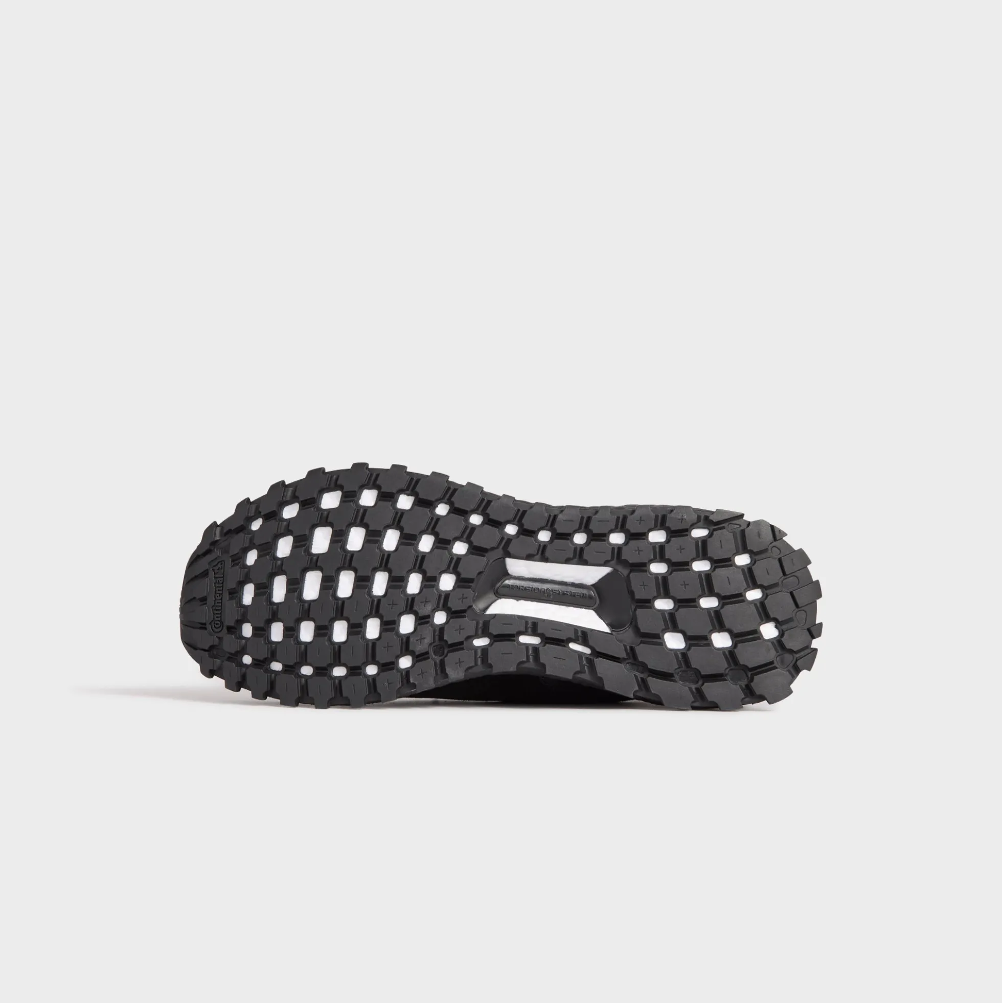 La Wallabee de la 8e Rue par Ronnie Fieg pour adidas Originals et Clarks Originals Ultraboost Mid