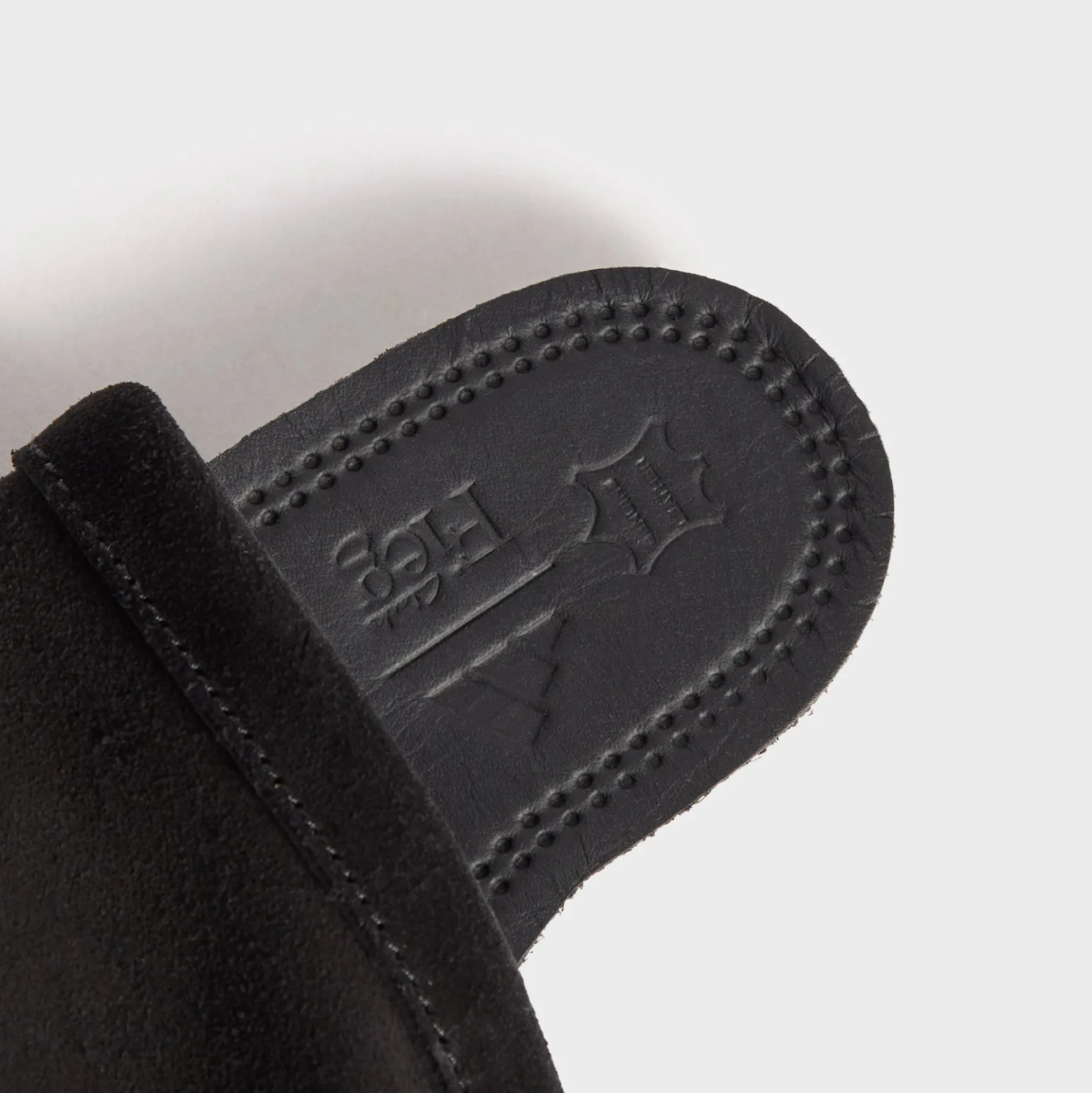 La Wallabee de la 8e Rue par Ronnie Fieg pour adidas Originals et Clarks Originals Ultraboost Mid