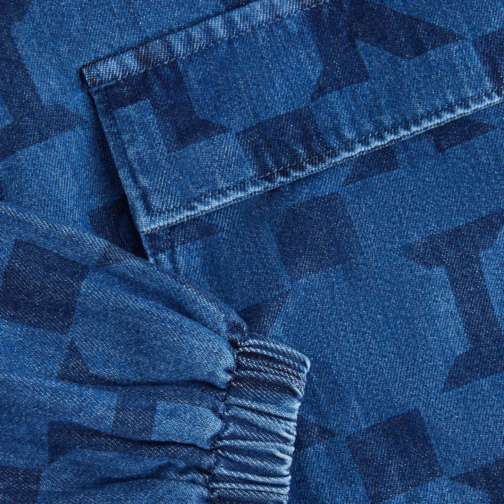 Pull en denim monogrammé Harrison de Kith Kids
