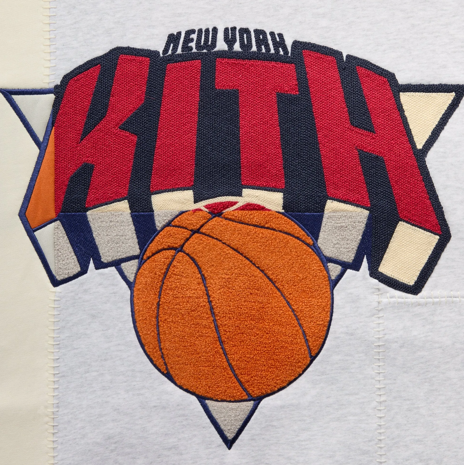 Sweat-shirt à col rond en polaire patchwork Kith for the New York Knicks