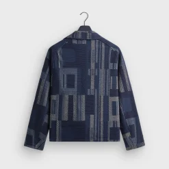 Trench-coat court Kith Everett
