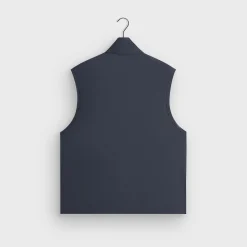 Trench-coat court Kith Everett