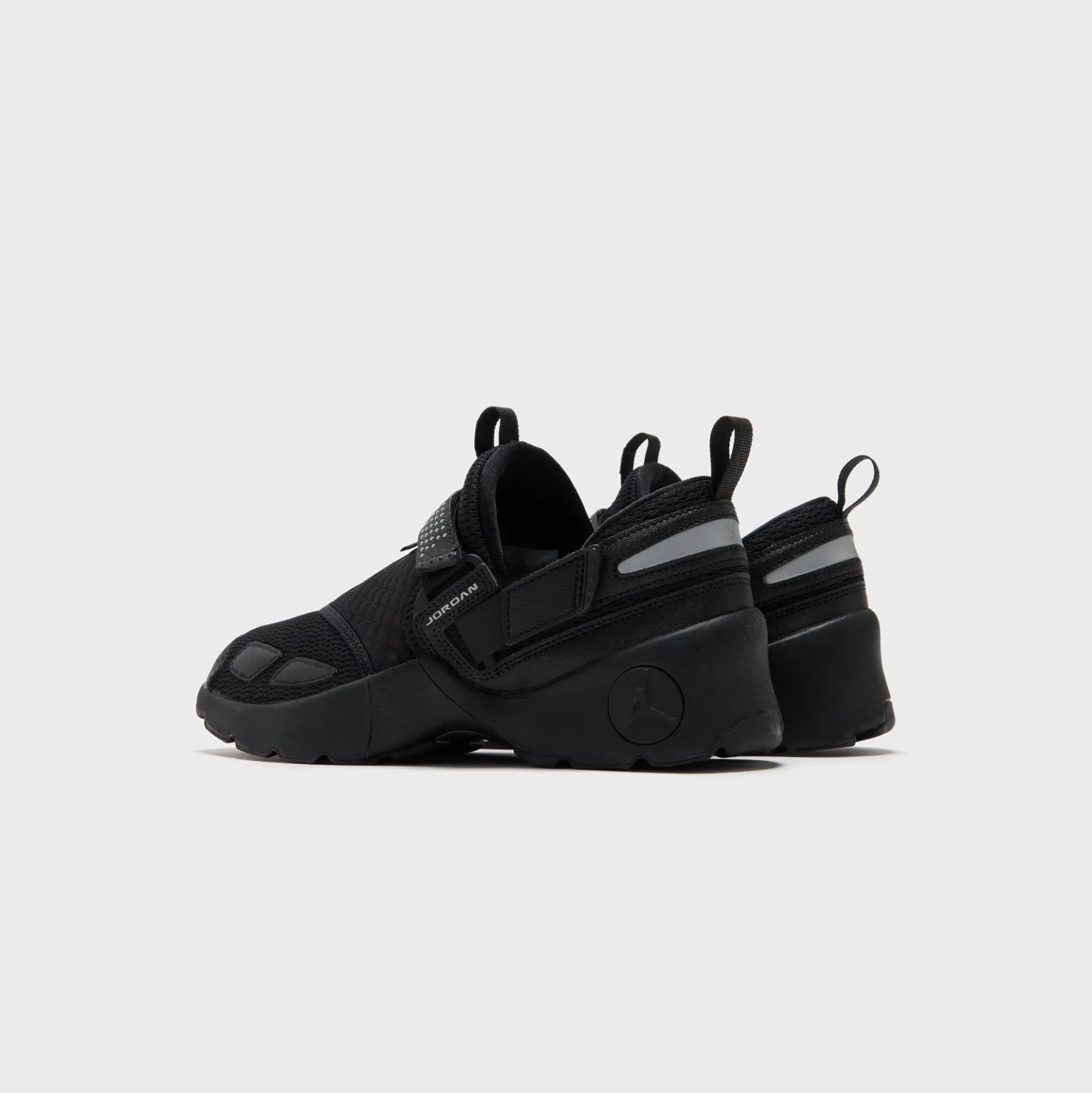 WMNS Trunner LX